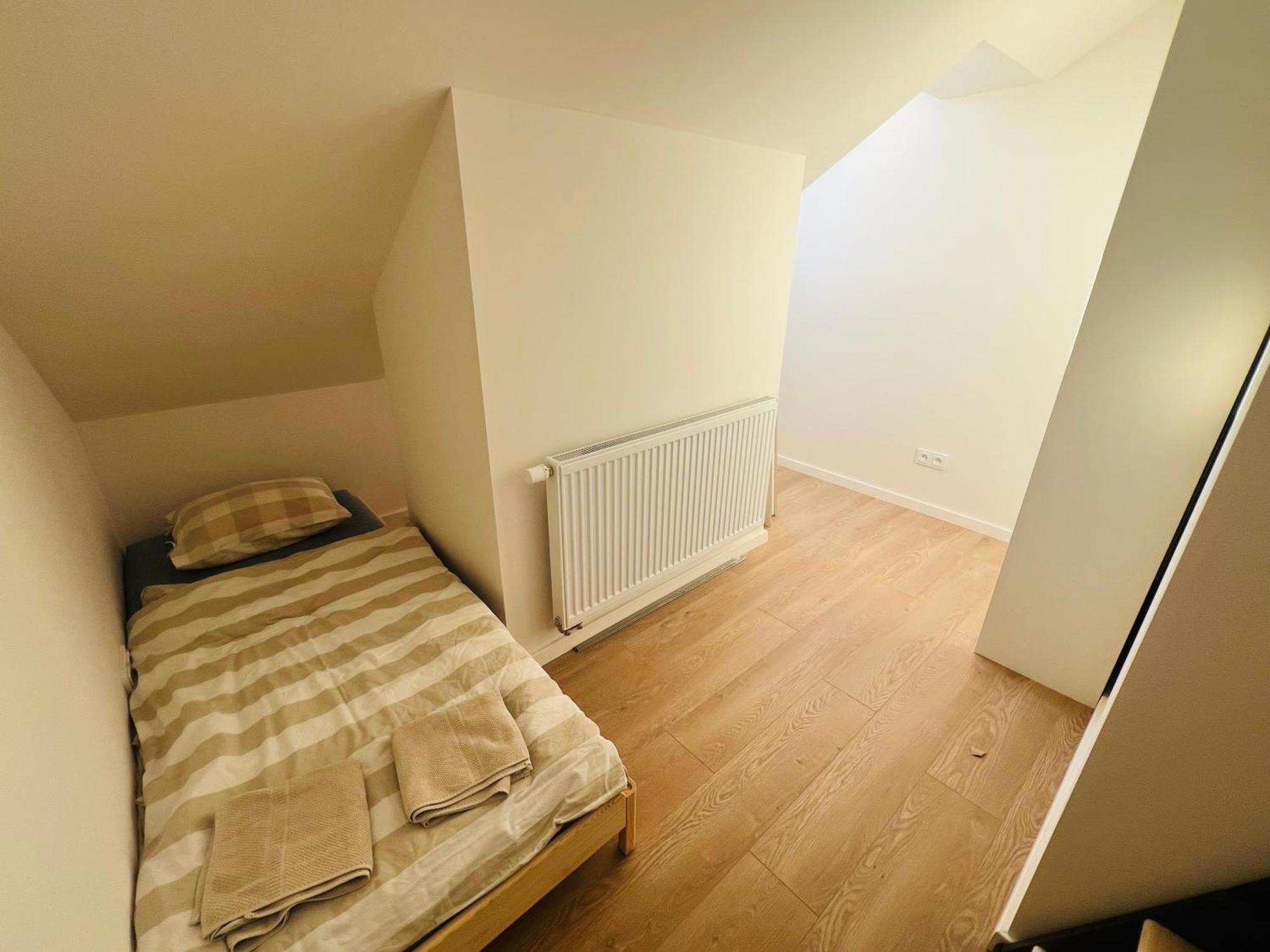 Appartement New Sunny Rooftop With A Terrace 10-15 Minutes Drive From Centre
