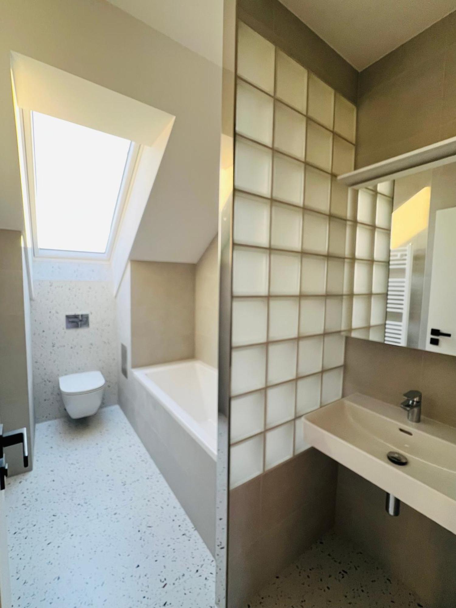 New Sunny Rooftop With A Terrace 10-15 Minutes Drive From Centre Apartment *